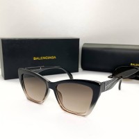 Солнцезащитные женские очки Balenciaga (06110) серые