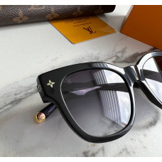  Жіночі окуляри від сонця Lv (1523) black LUX