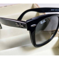 Чоловічі сонцезахисні окуляри Ray Ban Wayfarer 2140 (901/32) LUX