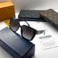Солнцезащитные брендовые очки Lv (7686) с градиентом