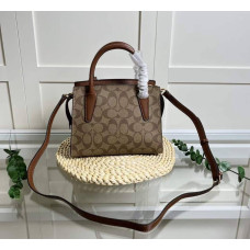 Жіноча брендова невелика сумочка Coach Andrea brown Lux