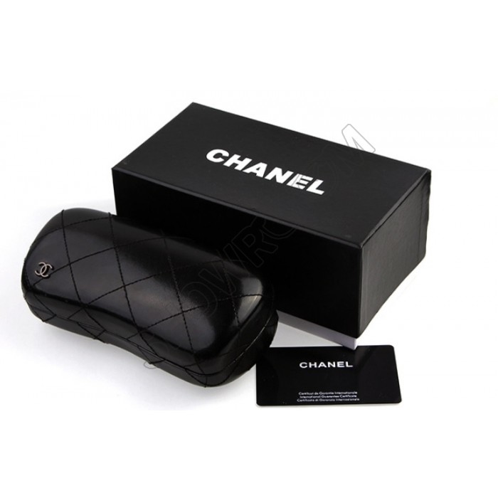 Брендовый чехол для солнцезащитных очков Chanel