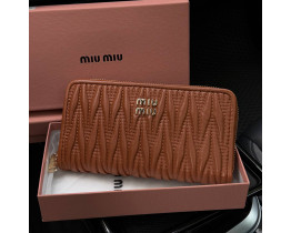 Женский брендовый кошелек Miu Miu на молнии (M60017) brown