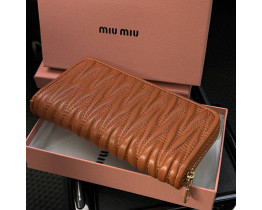 Женский брендовый кошелек Miu Miu на молнии (M60017) brown